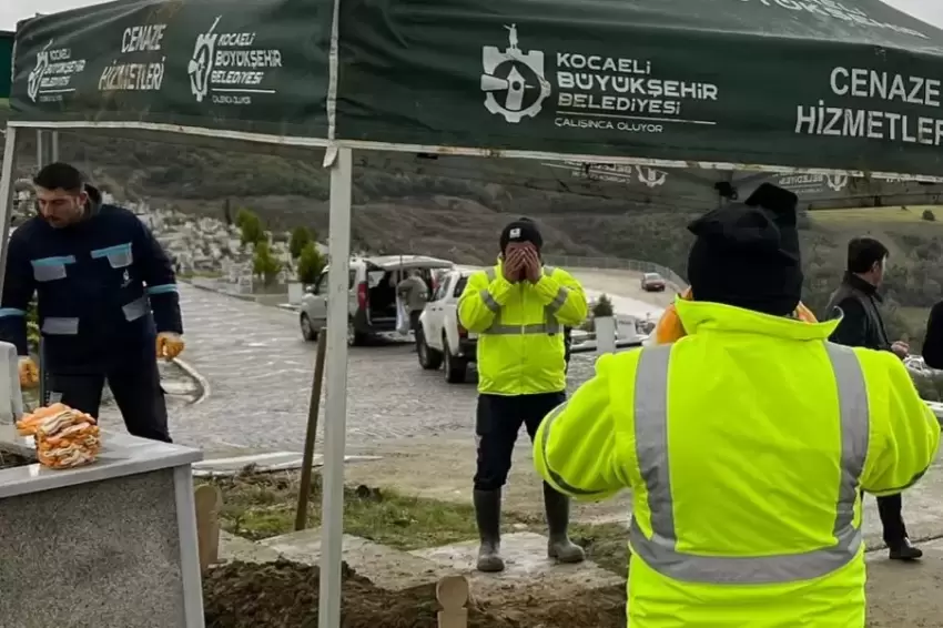 Kocaelide meçhul kabirler insan onuruyla defnediliyor