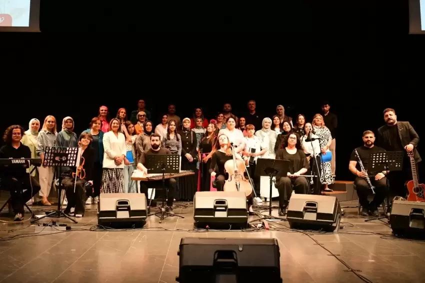 Çayırovada 80ler 90lar konserine büyük ilgi