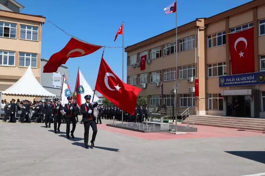 Bursa POMEMde 475 yeni polis adayı mezun oldu