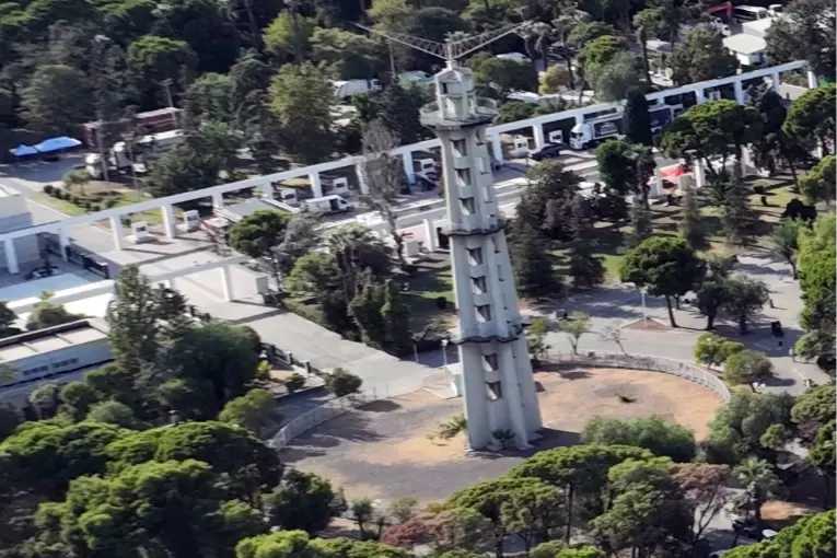 İzmirin simgesi Paraşüt Kulesi yeniden ayağa kalkıyor