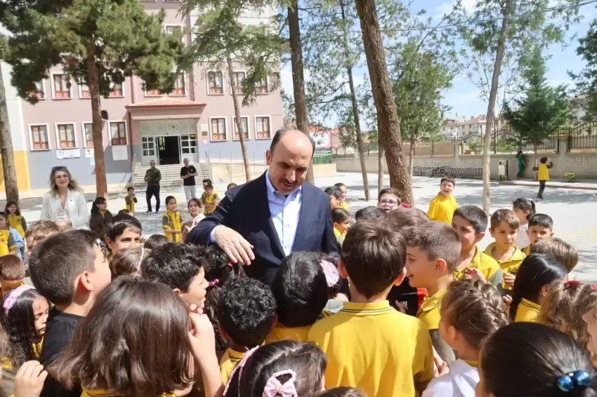 Konyada Başkan Altay karne sevincine ortak oldu