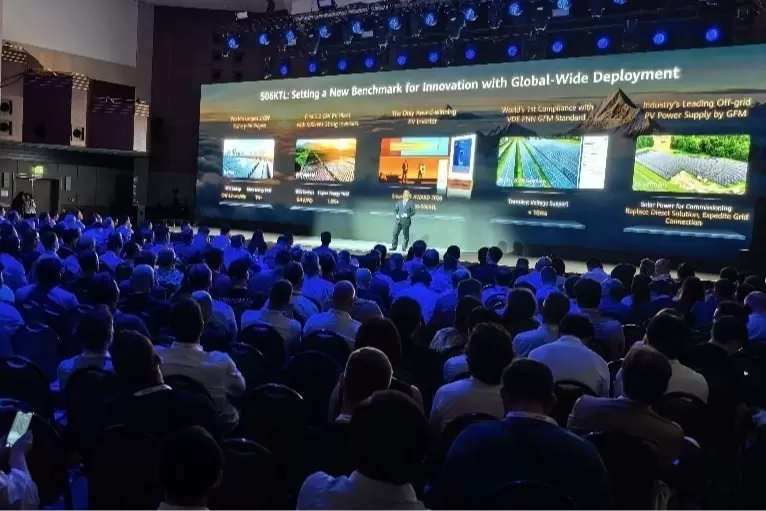 Beş teknolojik atılım... Huawei, yeni nesil şebeke oluşturucu ESS Platformu LUTERRA®yı piyasaya sürdü