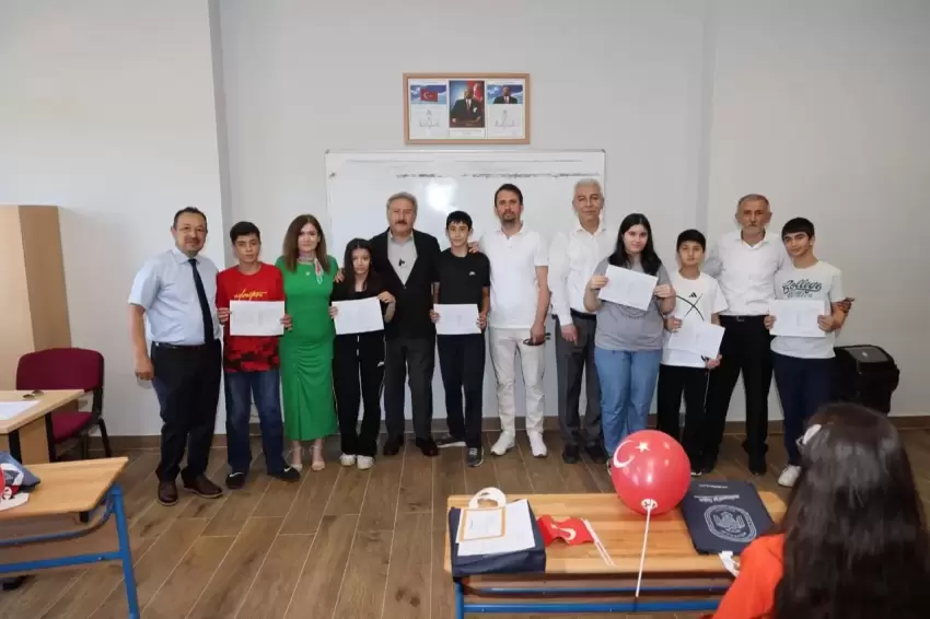 Kayseri Melikgazide karne coşkusu