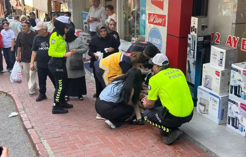 Karadeniz Ereğlide motokurye çocuğa çarptı: Ailesi sinir krizi geçirdi