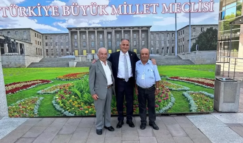 Muhtar Kılıç Köylülerine Meclis Heyecanı Yaşattı, Bozkurt Mutluluğunu Dile Getirdi