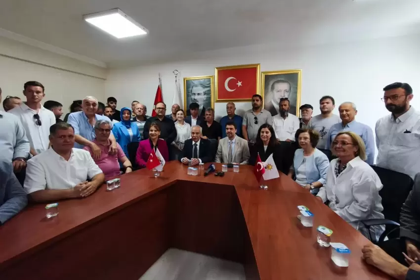 AK Partiye katılan Başkan Özcan: Geçişimizin bedeli Keşana hizmet olsun