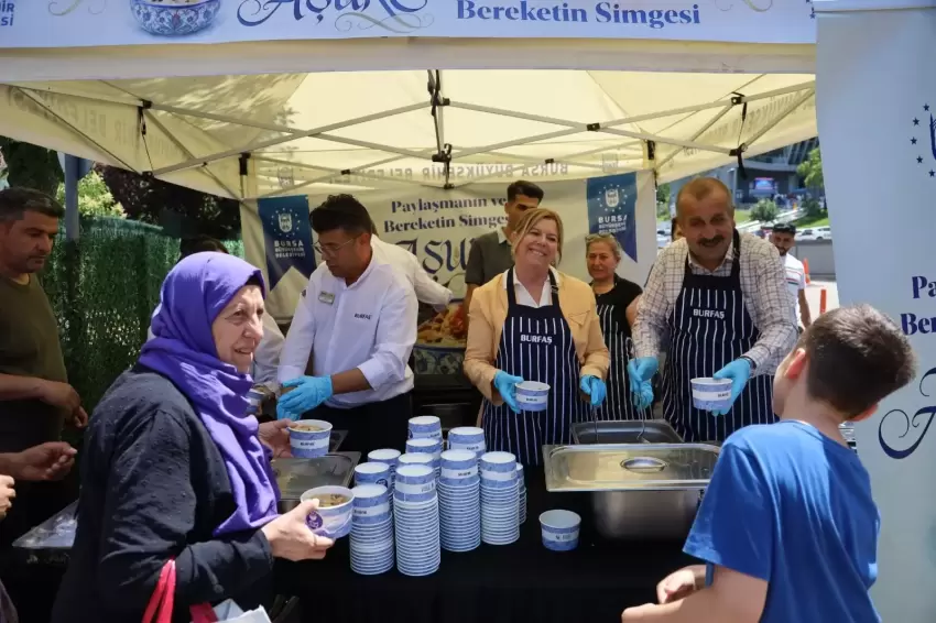Bursa Büyükşehirden Teleferik Meydanında aşure bereketi
