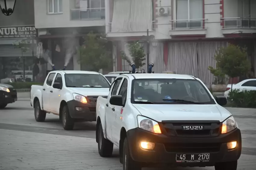 Manisa Sarıgölde ilaçlama çalışması