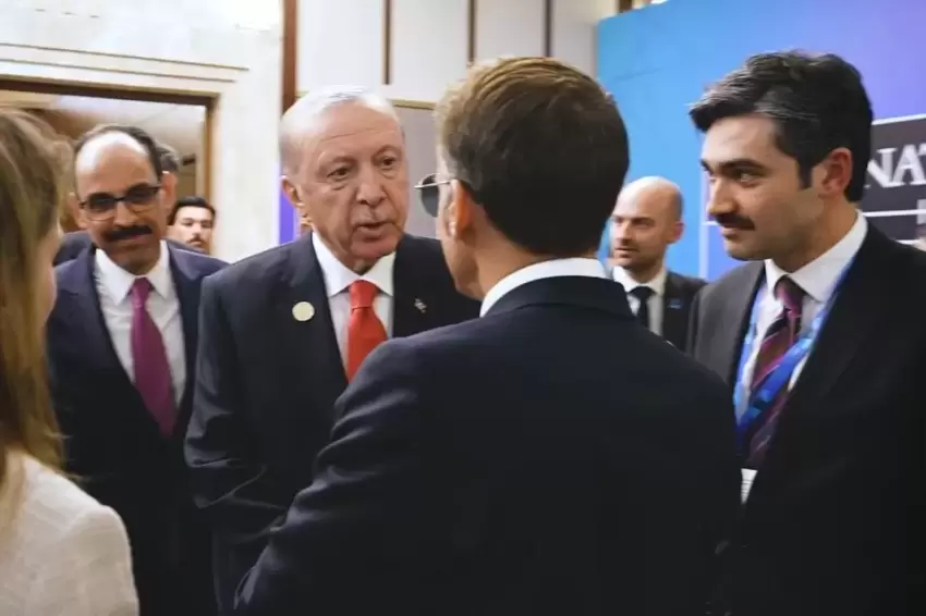 Fransa Cumhurbaşkanı Macrondan mevkidaş paylaşımı