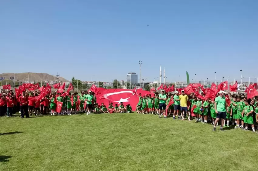 Kayseri Şekerin yaz okulu 14üncü kez kapılarını açtı