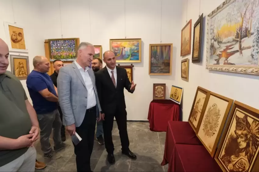 Yüksel Kılıçoğlunun kişisel sergisi İnegöl Kent Müzesinde açıldı