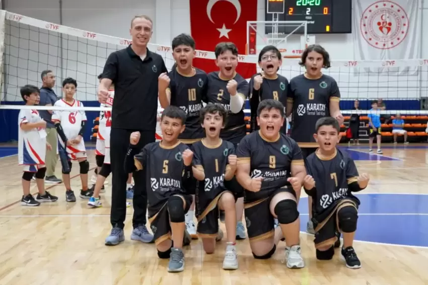 Konya Karatayın minik efeleri namağlup şampiyon
