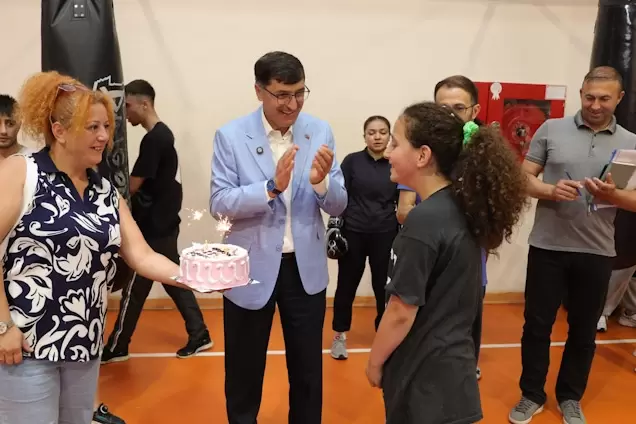 Kütahyada Başkan Kahveciden milli sporculara moral ziyareti
