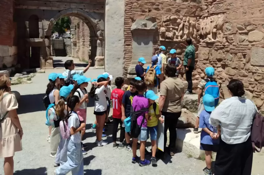Bursa Nilüferde çocuklar bu yaz Toprağın İzinde