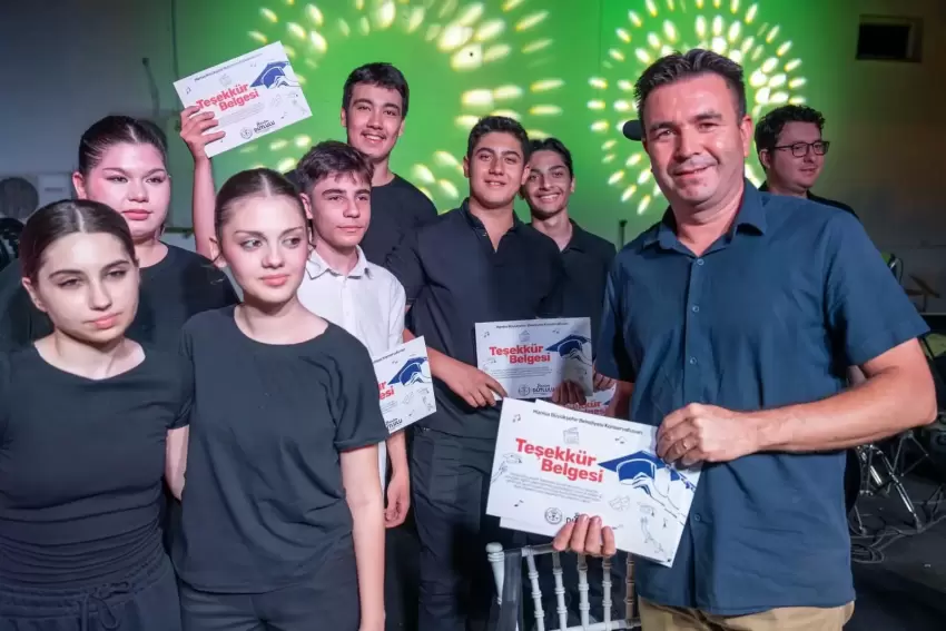 Manisa Büyükşehir Konservatuvarından sanat dolu yıl sonu gecesi