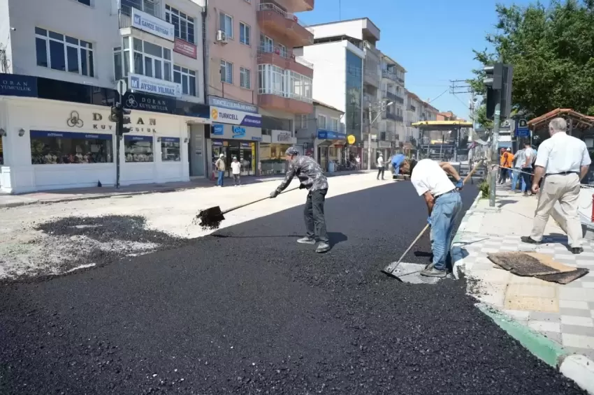 Bursa Yenişehirin ana arterleri sıcak asfaltla yenilendi