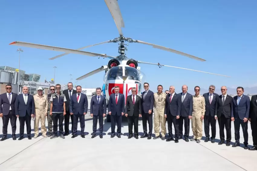 Türkiyeden KKTCye yangınla mücadele desteği... Söndürme helikopteri göreve başladı