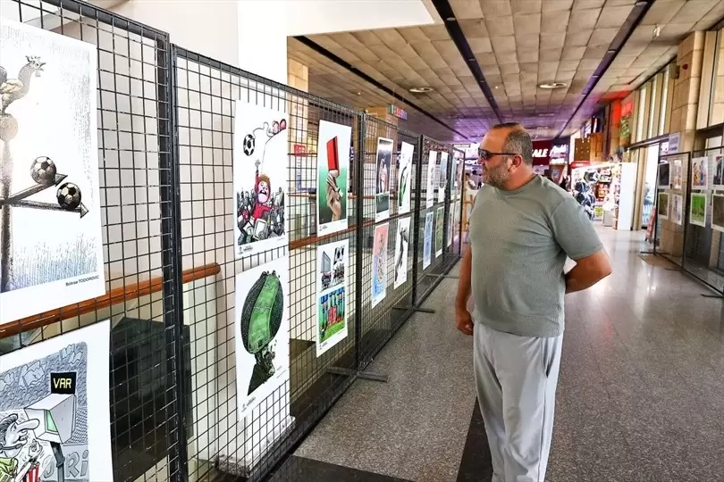 Denizlide Karikatür Sergisi yolcularla buluştu