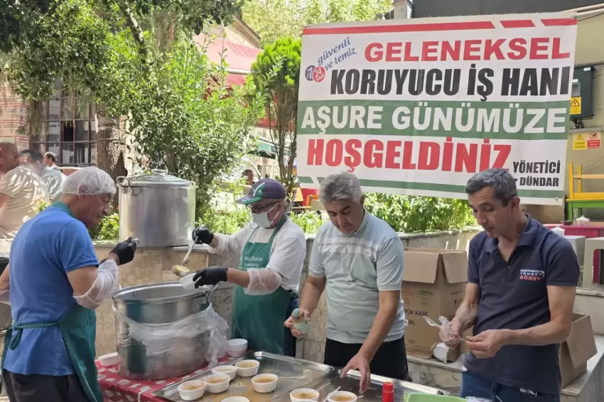 Bursada tarihi Koruyucu İşhanında dev aşure buluşması