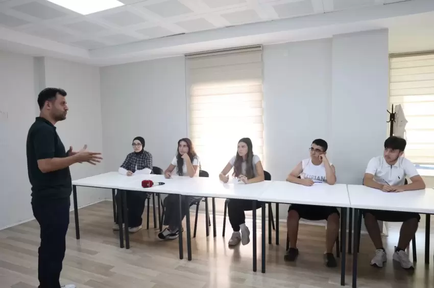 Bursa Osmangaziden gençlere ücretsiz LGS desteği