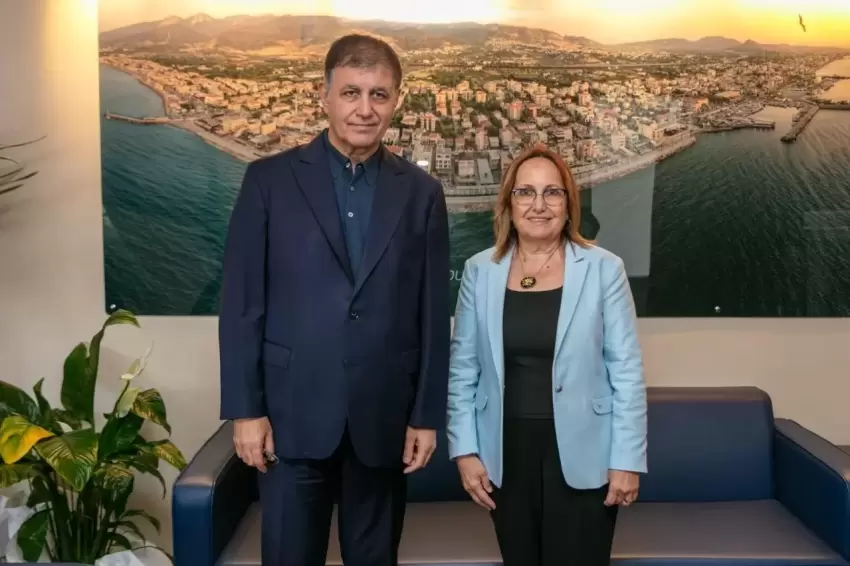 Başkan Tugay Güzelbahçede esnaf ve vatandaşlarla buluştu