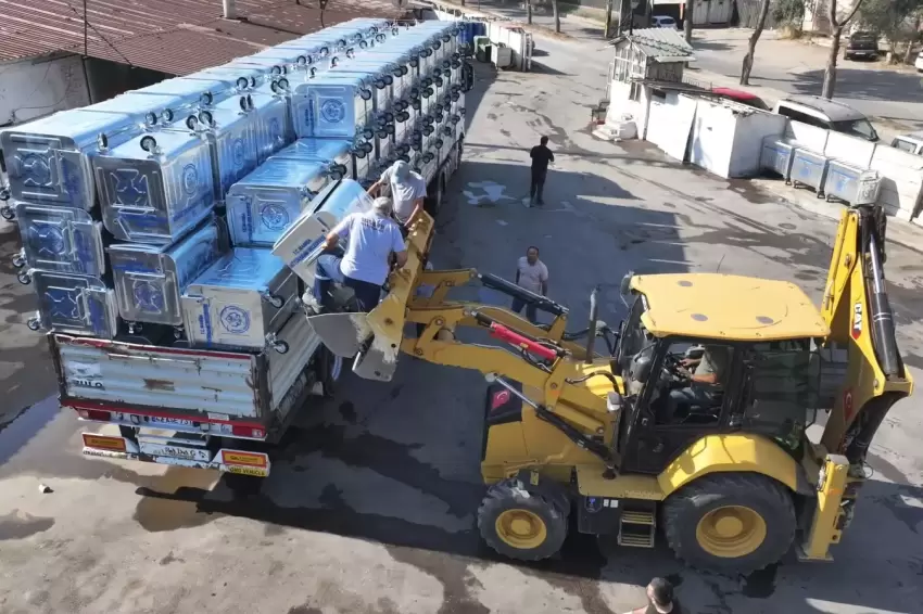 Manisa Büyükşehirden ilçelere çöp konteyneri desteği