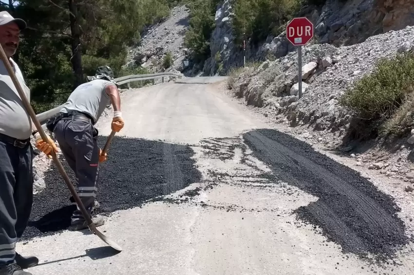 Antalya Büyükşehirden Alanya kırsalına yol bakımı