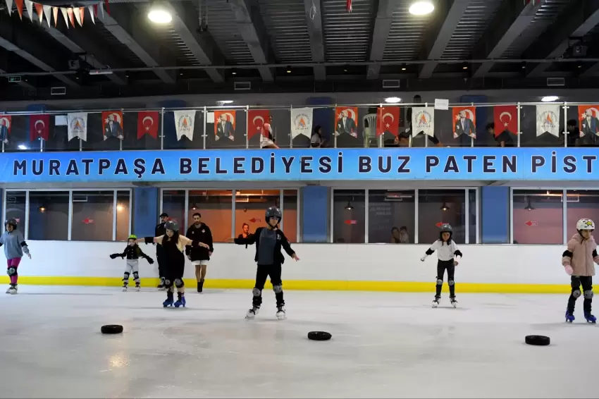 Yaz aylarında serinleten adresi: Dağyakası Buz Pisti