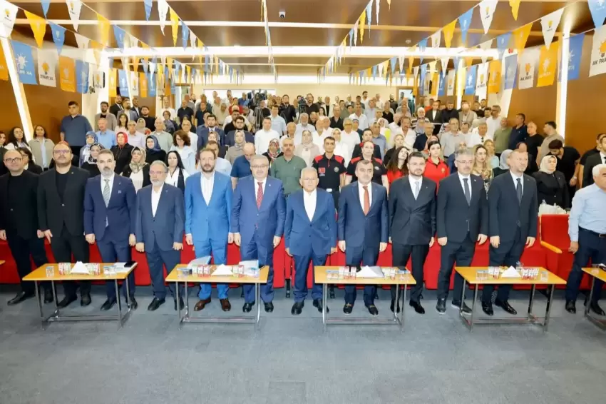 Memduh Büyükkılıçtan AK Parti ilçe danışma meclislerine çıkarma