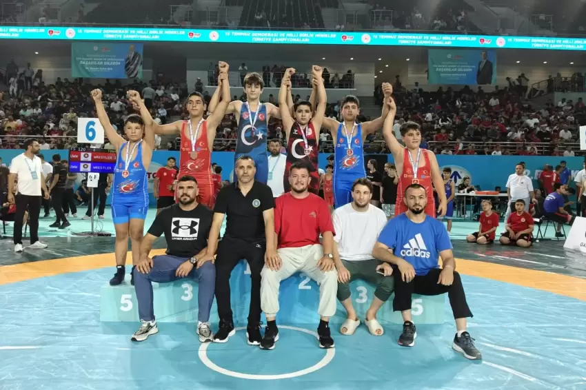 Minikler güreş Türkiye Şampiyonasına Bursa Büyükşehir damgası