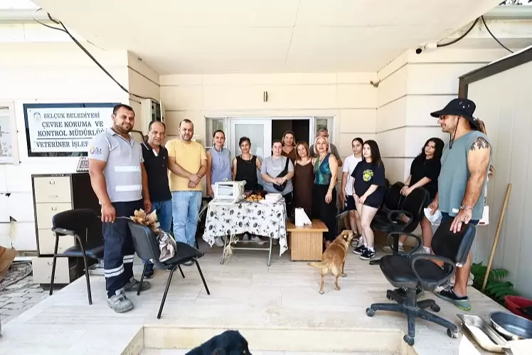 İzmir Efes Selçukte Kıtmirden can dostlara destek