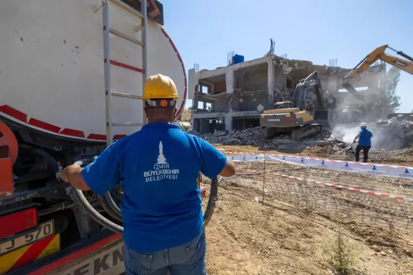 İzmirde imar mevzuat aykırılığına taviz yok