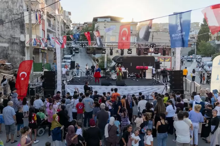 İzmirde mahalle kültürü yeniden canlanıyor