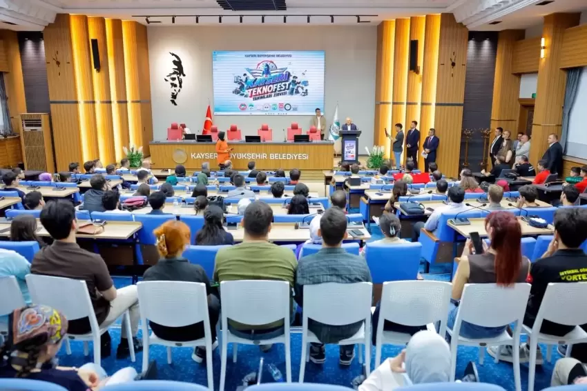 Kayseri TEKNOFEST takımları Başkan Büyükkılıçla buluştu