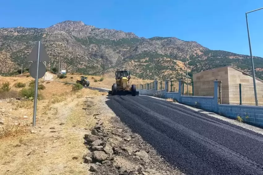 Batman Sasonun köy yollarında yama çalışmaları sürüyor