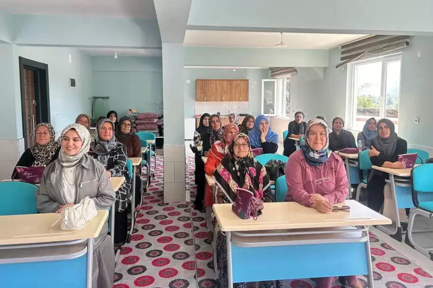 Sakaryada Kadın Kadına buluşmalar Akyazıda sürdü