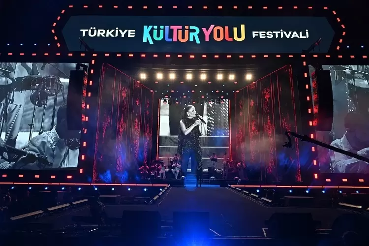 Merve Özbey Nevşehiri salladı