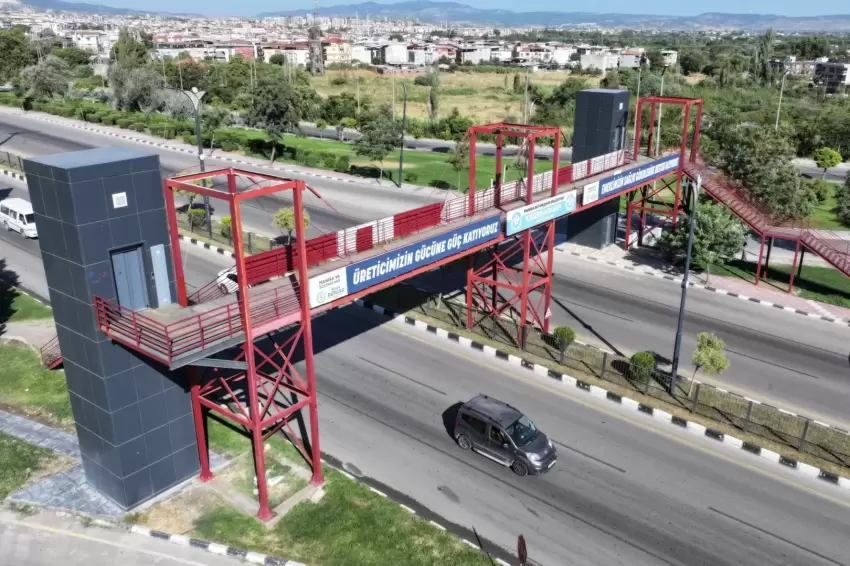 Manisada üst geçide asansör kolaylığı