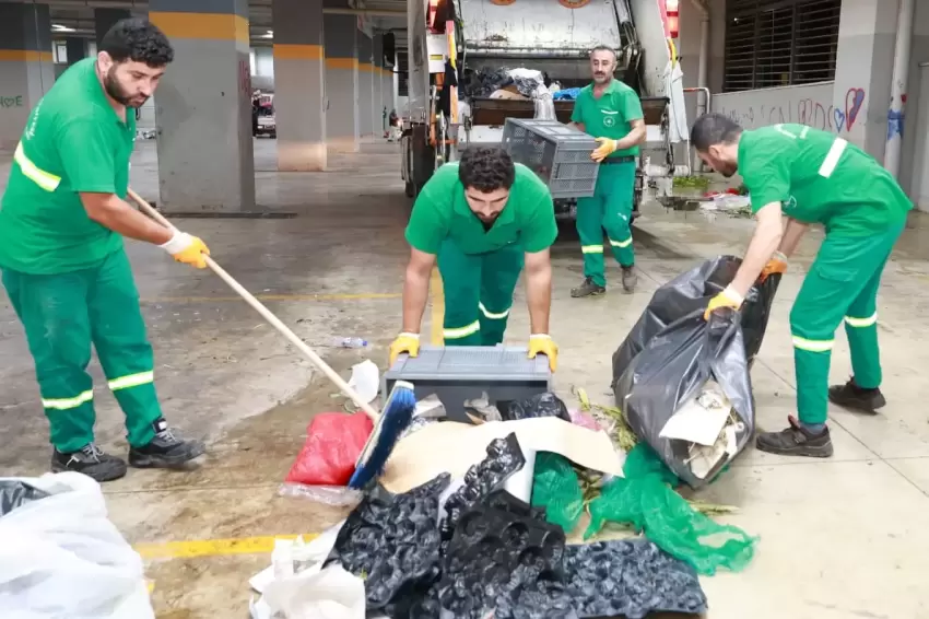 Bursa Osmangazide pazarlardan aylık 600 ton atık toplanıyor