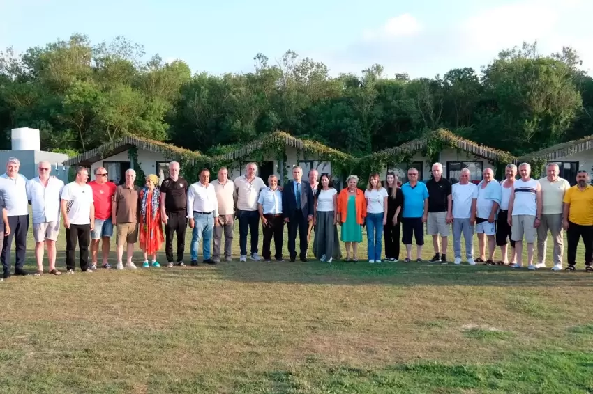 İzmitli mahalle muhtarları Sarısu Gençlik Kampında ağırlandı
