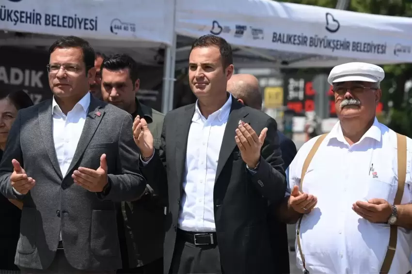 Balıkesirde Başkan Akın, depremin yıl dönümünde Sındırgıyı unutmadı