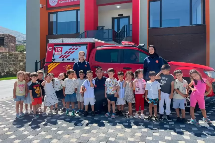 Kayseri İtfaiyesinden miniklere yangın eğitimi