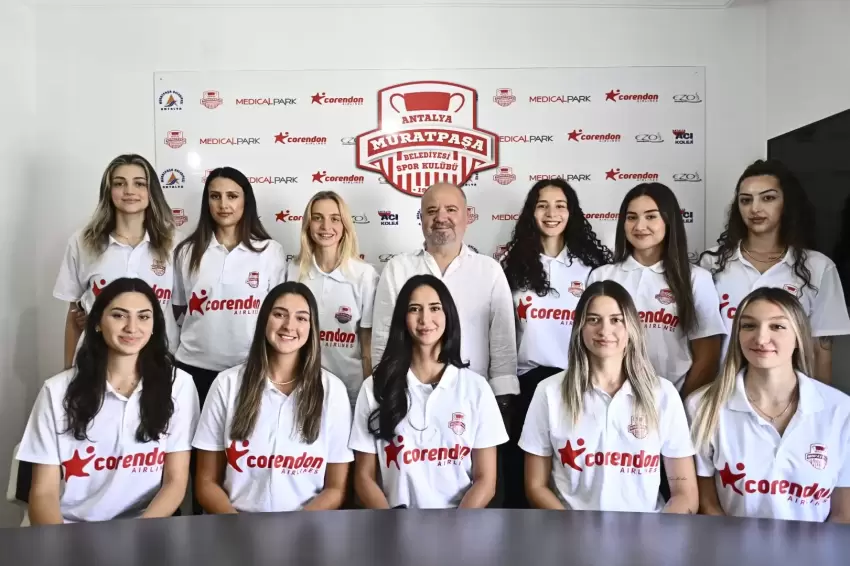 Antalya Muratpaşanın Sultanları yeni sezon için sözleşmelerini imzaladı