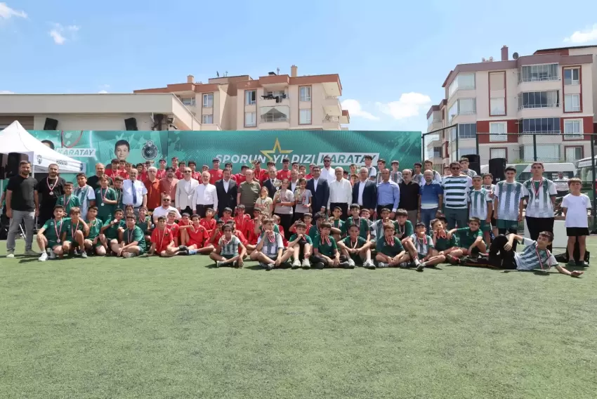 Konya Karatayda futbol ve dart turnuvalarında şampiyonlar belli oldu