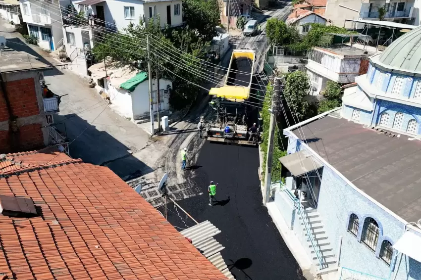 İzmir Narlıderede asfalt seferberliği
