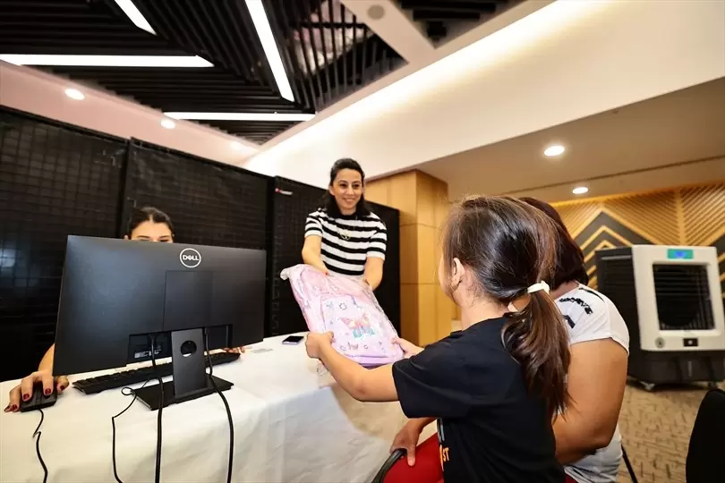 Denizlide miniklere Okula Merhaba desteği