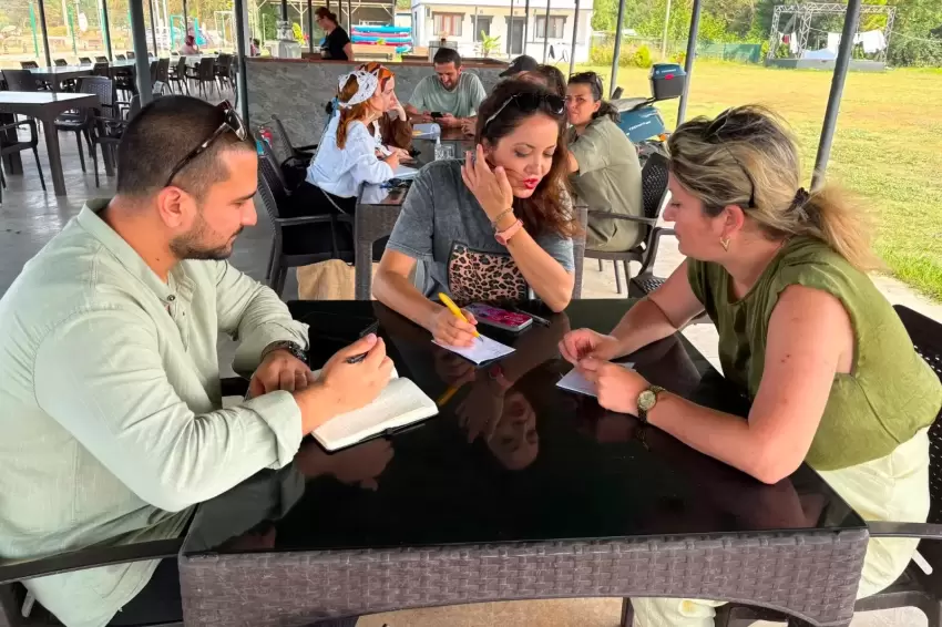 İzmitte Çınar Akademi öğretmenlerine Sarısu Kampı dopingi