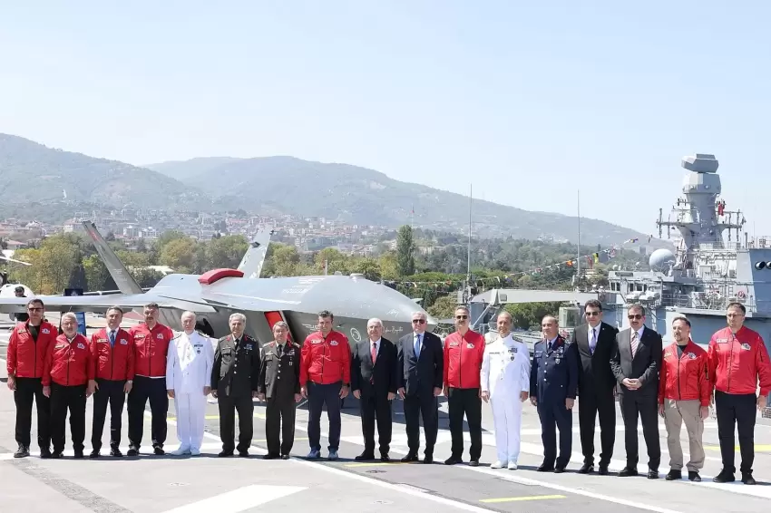 TEKNOFEST Mavi Vatan başladı... Bayraktar: Mavi Vatanın tek bir damlasından vazgeçmeyiz