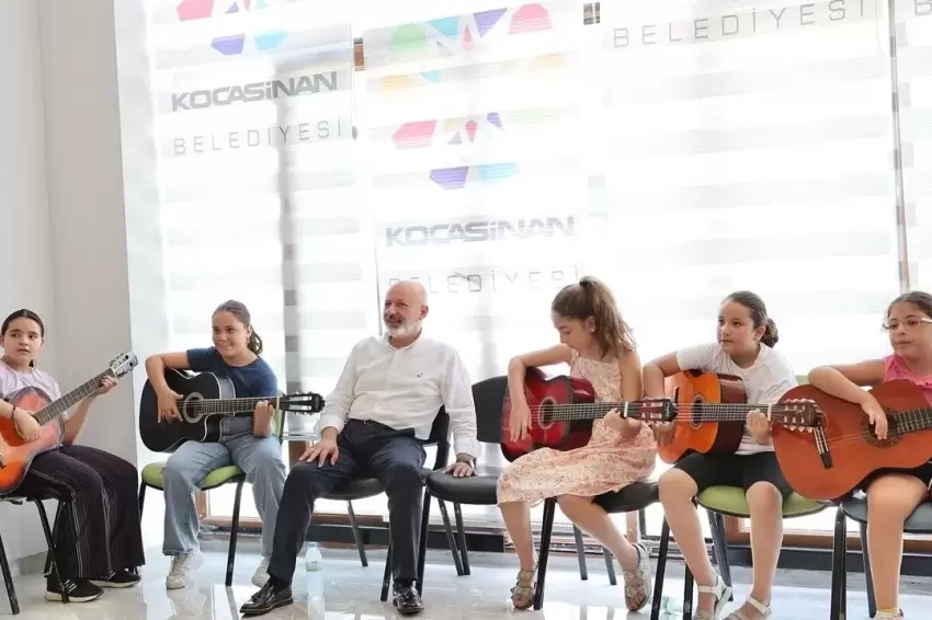 Kayseri Kocasinanda çocuklar öğrenirken eğleniyor