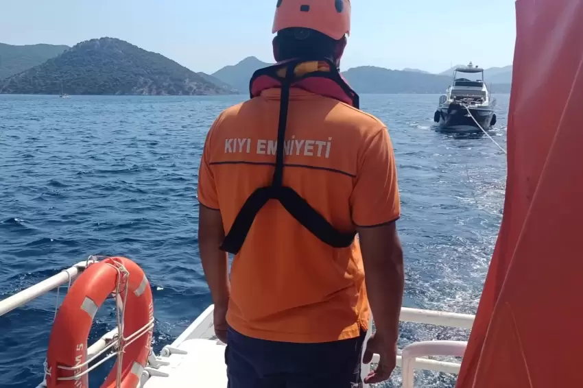 Tersane Adası açıklarında tekne arızası